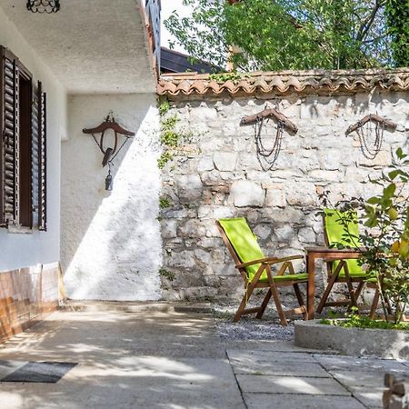 Domacija Mirko Bed and Breakfast Miren Exteriör bild